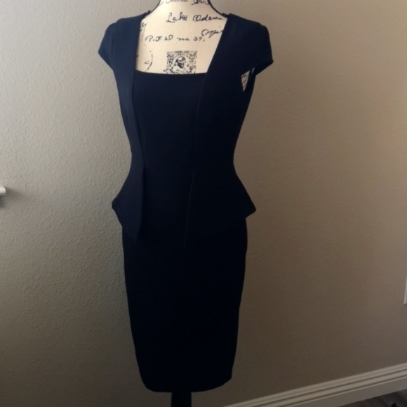 Tailored black dress - Picture 1 of 3